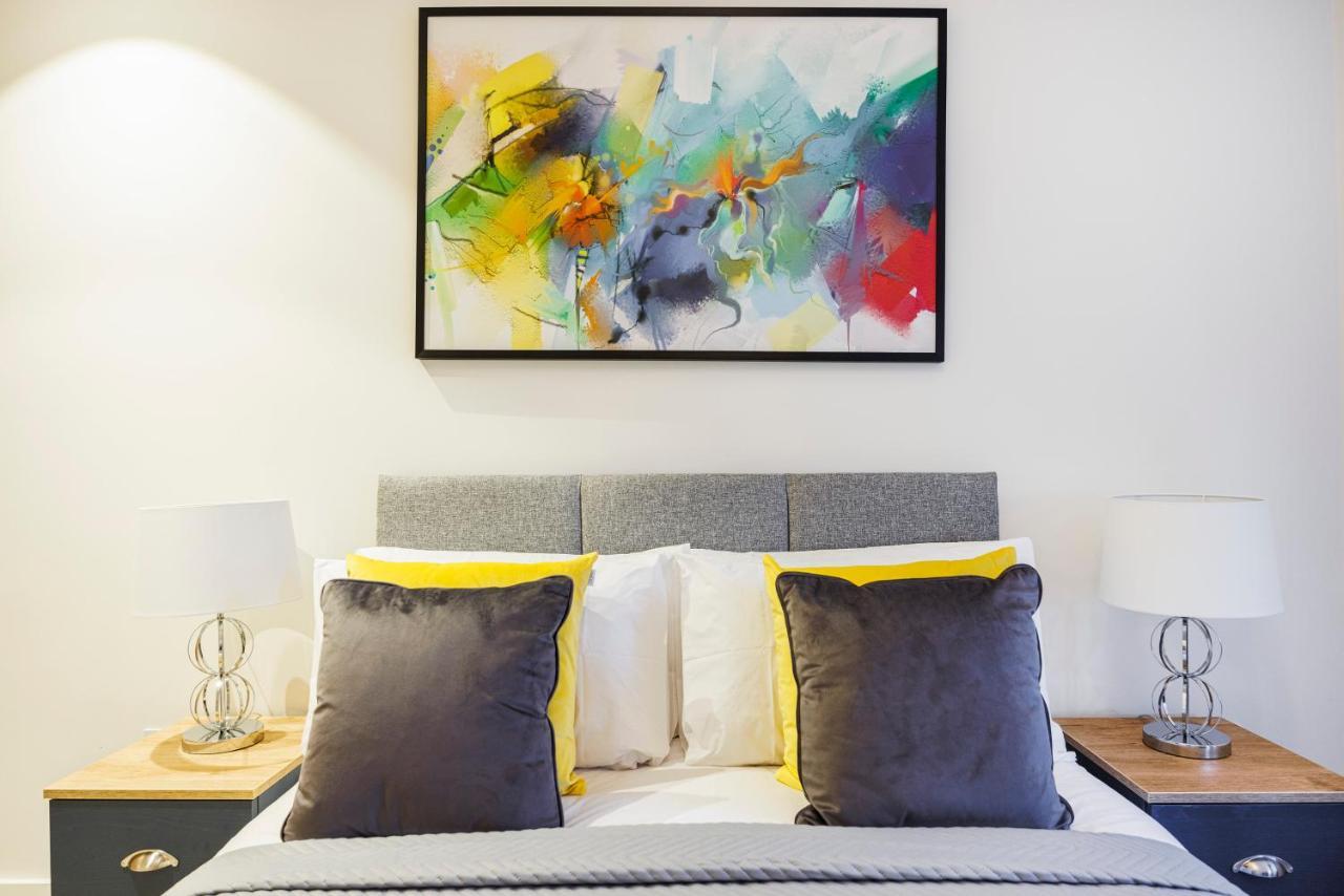 Luxury Spacious 2 Bed Apartment, London - Sk المظهر الخارجي الصورة