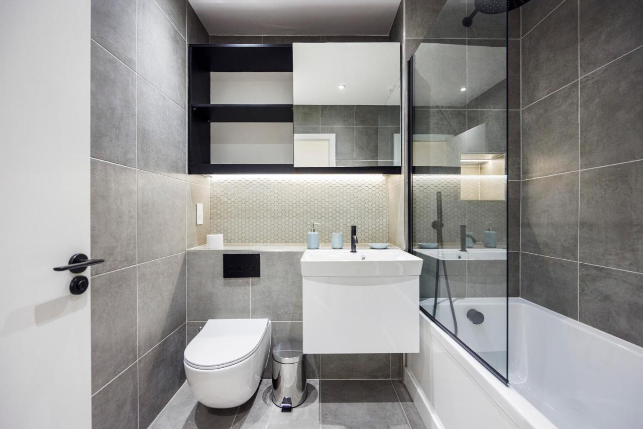 Luxury Spacious 2 Bed Apartment, London - Sk المظهر الخارجي الصورة