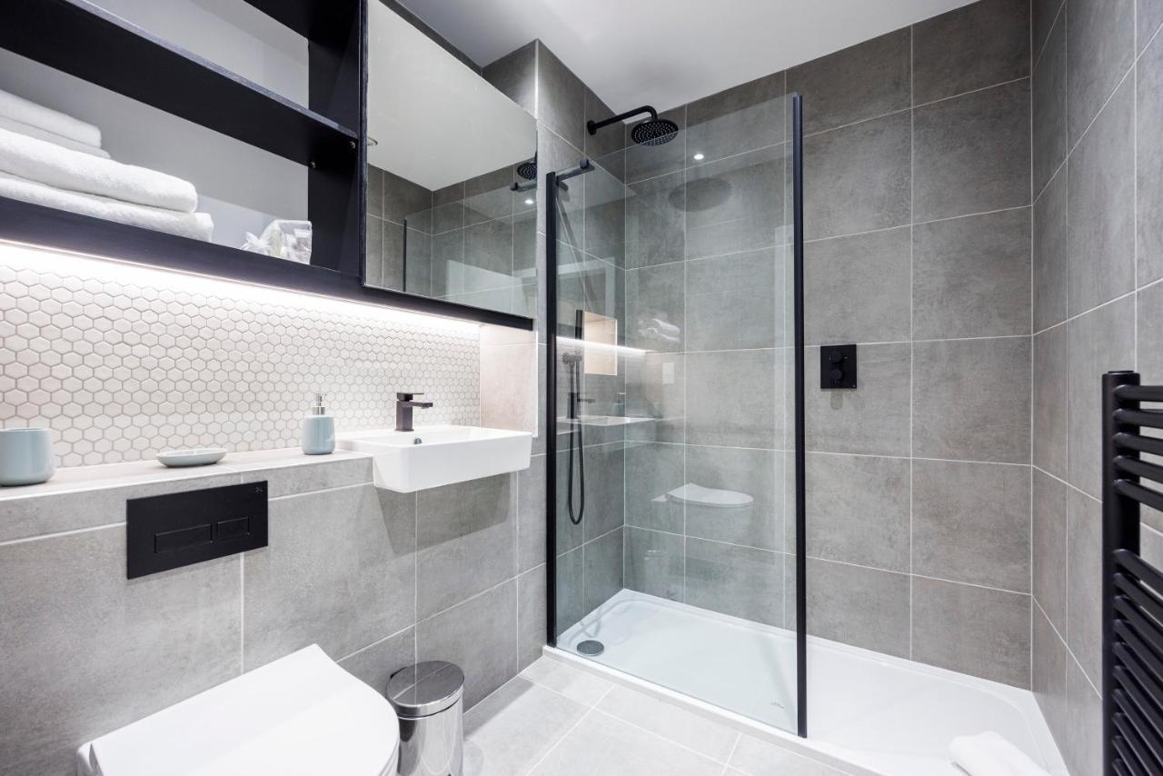 Luxury Spacious 2 Bed Apartment, London - Sk المظهر الخارجي الصورة